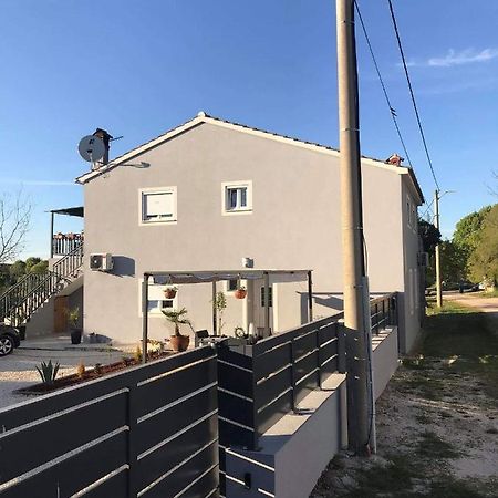 Apartmani Dokic Bale Eksteriør bilde