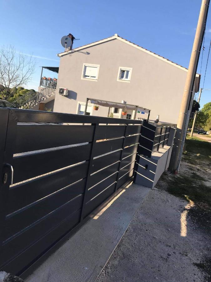 Apartmani Dokic Bale Eksteriør bilde