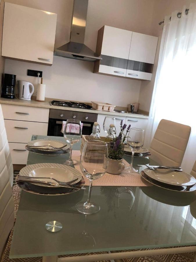 Apartmani Dokic Bale Eksteriør bilde